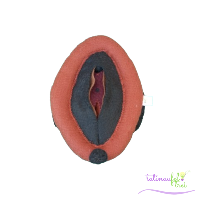 .Vulva de Feltro Didática Marrom e Preto 15cm - Image 2