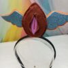 Tiara Vulva Livre  - Vulva Marrom com asa azul