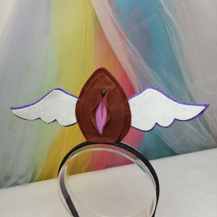 Tiara Vulva Livre  - Vulva Marrom com asa branca - Image 2