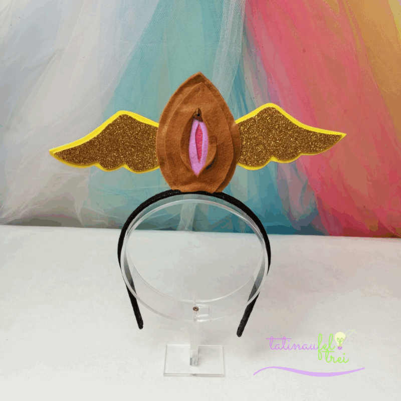 Tiara Vulva Livre  - Vulva Bege com asa dourada