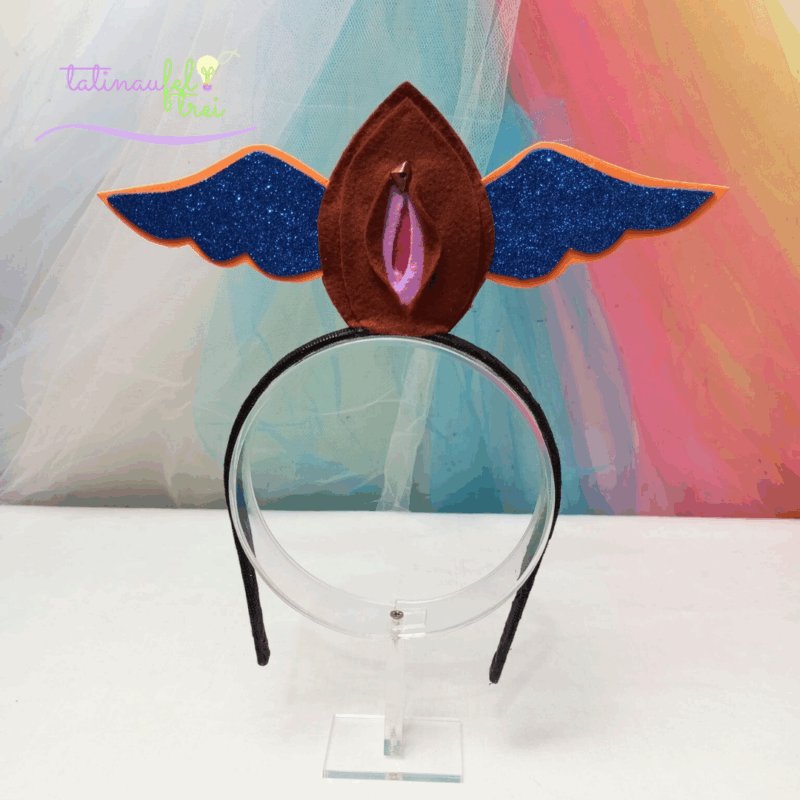 Tiara Vulva Livre  - Vulva Marrom com asa azul