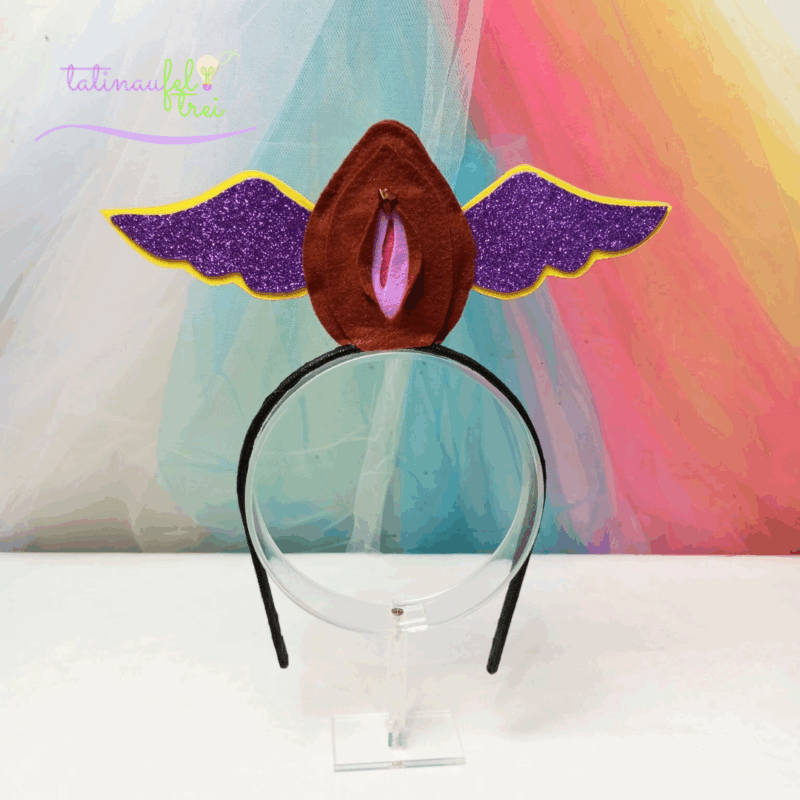 Tiara Vulva Livre  - Vulva Marrom com asa roxa