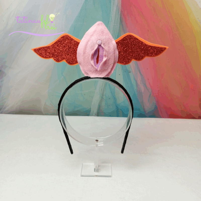 Tiara Vulva Livre  - Vulva Rosa com asa vermelha