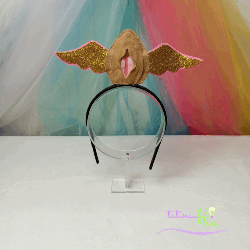Tiara Vulva Livre  - Vulva Bege com asa dourada