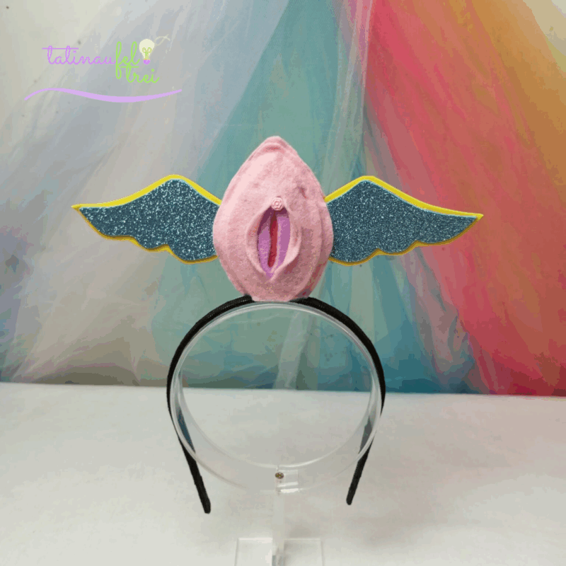 Tiara Vulva Livre  - Vulva Rosa com asa azul