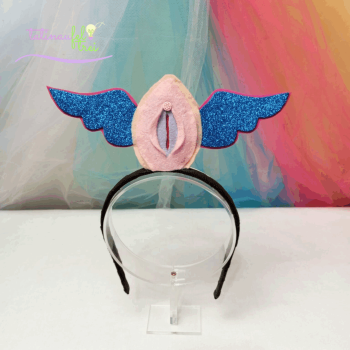 Tiara Vulva Livre  - Vulva Rosa com asa azul