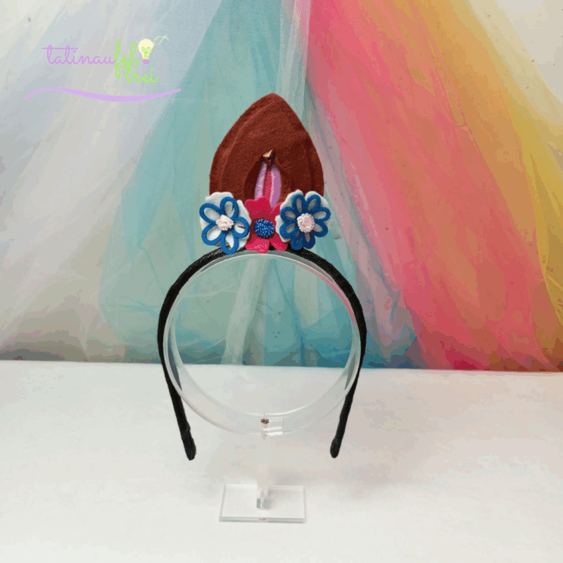 Tiara Vulva  - Vulva Marrom com flores coloridas azuis