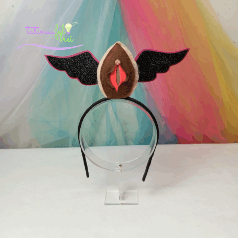 Tiara Vulva Livre  - Vulva Marrom com asa preta