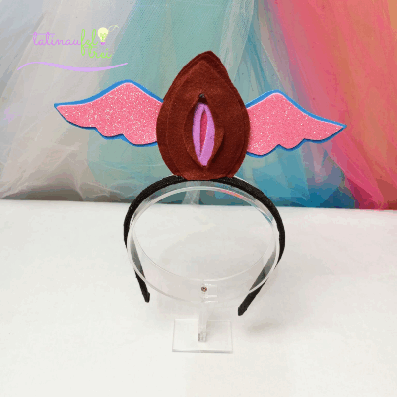 Tiara Vulva Livre  - Vulva Marrom com asa rosa