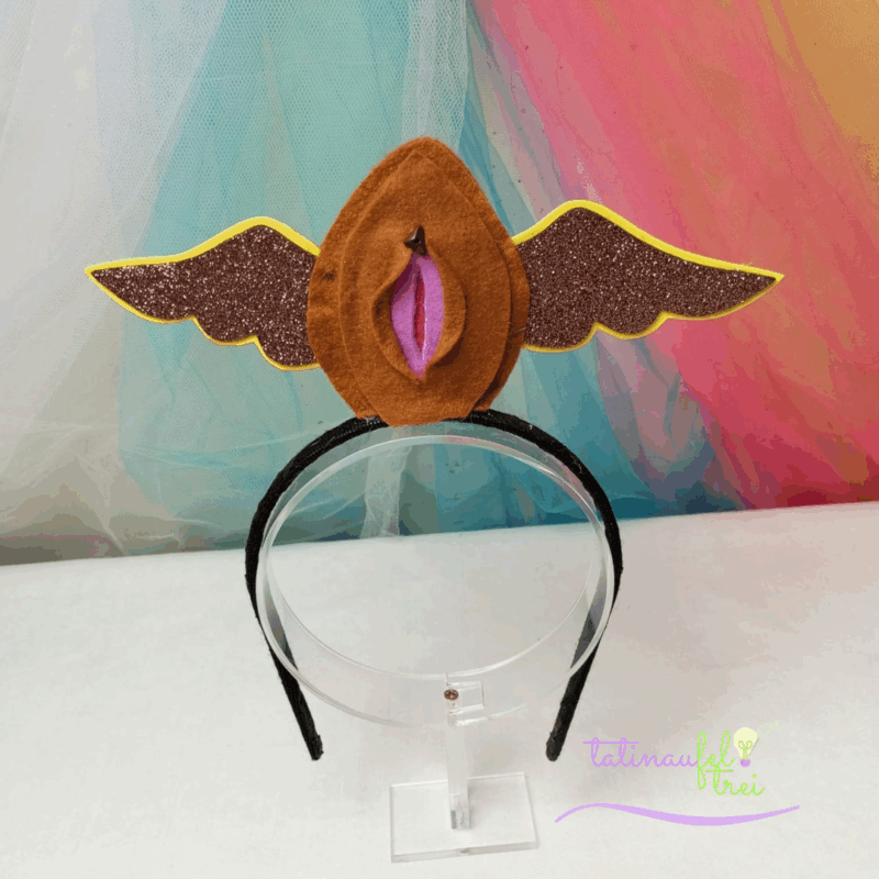 Tiara Vulva Livre  - Vulva Bege com asa marrom