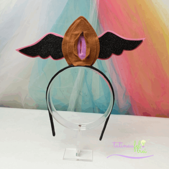 Tiara Vulva Livre  - Vulva Marrom com asa preta - Image 2